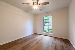 66 Tangerine Ct, Lake Jackson, TX 77566 - Photo 9