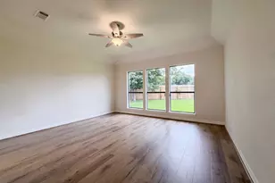66 Tangerine Ct, Lake Jackson, TX 77566 - Photo 13