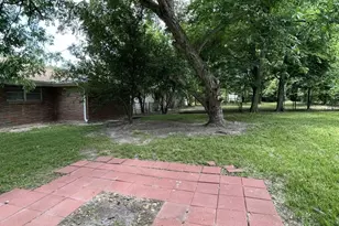 1004 Oak Dr, Huntsville, TX 77320 - Photo 31