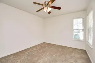 12818 Schiller Park Ln, Houston, TX 77014 - Photo 9