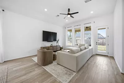 1301 Knollbridge Point Lane, Pinehurst, TX 77362 - Photo 11