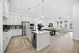 1301 Knollbridge Pt Ln, Pinehurst, TX 77362 - Photo 5