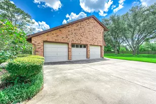 1203 Tall Pines Dr, Friendswood, TX 77546 - Photo 15