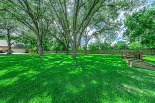 1203 Tall Pines Dr, Friendswood, TX 77546 - Photo 17