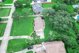 1203 Tall Pines Dr, Friendswood, TX 77546 - Photo 5