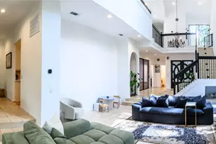110 Sugar Berry Cir, Houston, TX 77024 - Photo 5