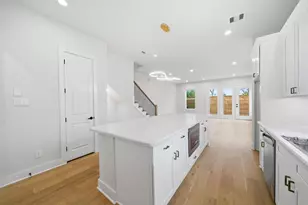 328 Janisch, Houston, TX 77018 - Photo 3