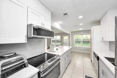 10203 Hollow Canyon Drive, Sugar Land, TX 77498 - Photo 15