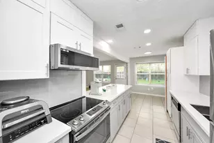 10203 Hollow Canyon Dr, Sugar Land, TX 77498 - Photo 15