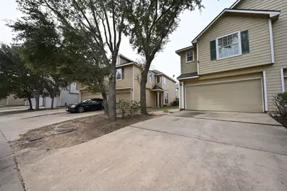 6127 Yorkglen Manor Lane, Houston, TX 77084 - Photo 3