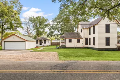 816 W Adoue Street, Alvin, TX 77511 - Photo 31