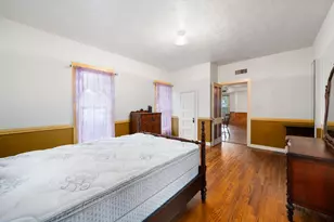 816 W Adoue St, Alvin, TX 77511 - Photo 17