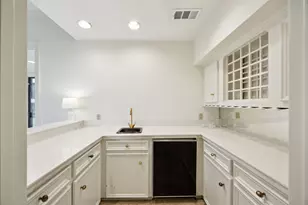 8800 Woodway Dr, Houston, TX 77063 - Photo 7