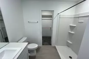 272 Laura Leigh Ln, Angleton, TX 77515 - Photo 3