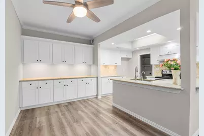 161 Litchfield Lane, Houston, TX 77024 - Photo 7