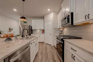 2114 Cherryvale Dr, Tomball, TX 77375 - Photo 11