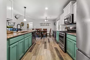 241 Whisperwood Dr, Onalaska, TX 77360 - Photo 17