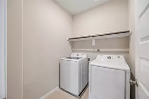 10408 Quiet Courtyard Rd, Houston, TX 77043 - Photo 23