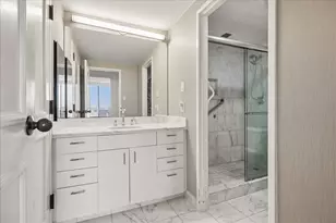 1111 Caroline St, Houston, TX 77010 - Photo 11