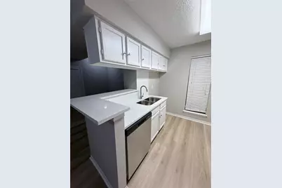 1515 Sandy Springs Road #1102, Houston, TX 77042 - Photo 9