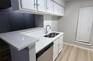 1515 Sandy Springs Rd, Houston, TX 77042 - Photo 9