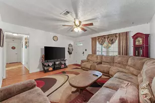 501 Woodridge Dr, Conroe, TX 77306 - Photo 3