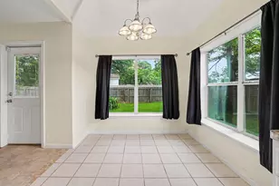 135 Kellyn Oaks Dr, Conroe, TX 77306 - Photo 17