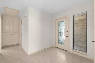 1339 Beaujolais Ln, Houston, TX 77077 - Photo 5