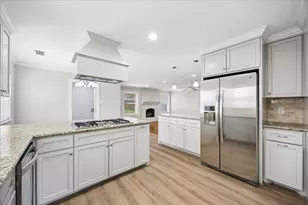 1134 Thornton Rd, Houston, TX 77018 - Photo 9