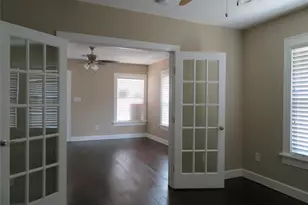 12 Greenwood St, Houston, TX 77011 - Photo 11