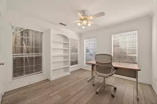 5217 Blossom St, Houston, TX 77007 - Photo 7