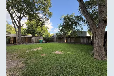 17 E James Street, Baytown, TX 77520 - Photo 17