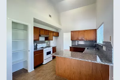 4906 Kleinmeadow Court, Houston, TX 77066 - Photo 9