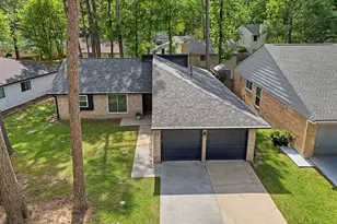 11 Rock Pine Ct, The Woodlands, TX 77381 - Photo 3