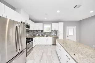 119 E 32nd St, Houston, TX 77018 - Photo 13