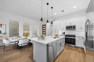 1922 Luna Woods Ln, Houston, TX 77055 - Photo 9