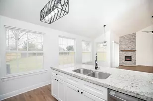 13903 Tower Point Dr, Sugar Land, TX 77498 - Photo 11