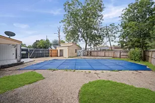 426 S 6th St, La Porte, TX 77571 - Photo 29