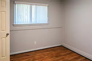 408 Travis St, Webster, TX 77598 - Photo 13