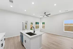 4354 Clover St, Houston, TX 77051 - Photo 15