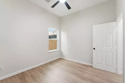 4354 Clover Street #B, Houston, TX 77051 - Photo 11