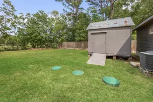 16766 Lake Cir, Conroe, TX 77302 - Photo 21