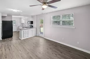 16766 Lake Cir, Conroe, TX 77302 - Photo 7