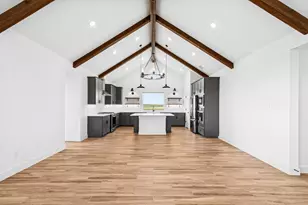 223 Dunovant Dr, Sealy, TX 77474 - Photo 3