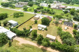 113 Thiele Dr, Yoakum, TX 77995 - Photo 29