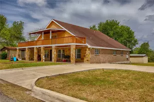 113 Thiele Dr, Yoakum, TX 77995 - Photo 1