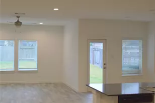 10313 Cascade Range Ln, Conroe, TX 77384 - Photo 9