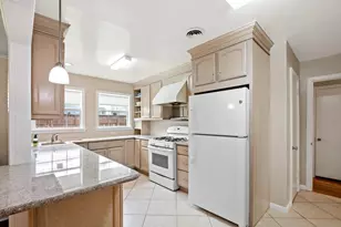 5232 Mimosa Dr, Bellaire, TX 77401 - Photo 3