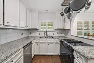 6111 Wakeforest Avenue, West University Place, TX 77005 - Photo 9