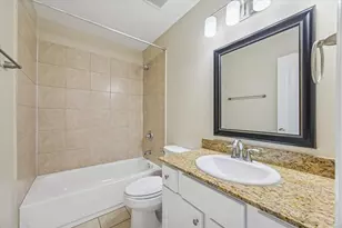 300 Pecore St, Houston, TX 77009 - Photo 9